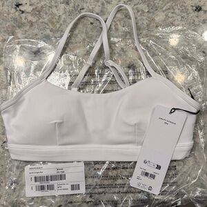 Alo Airlift Intrigue Bra in White